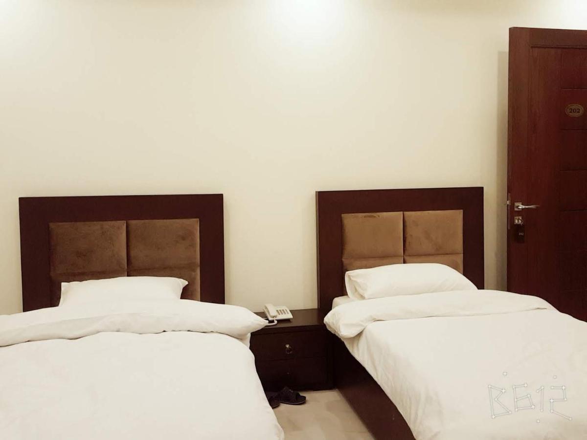 Jade Dragon Hotel Dha Лахор Екстер'єр фото